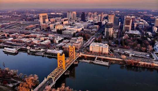 Expedited Auto Shipping in Sacramento, California